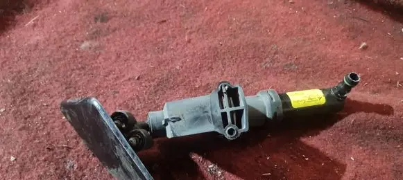 Volvo C70 Headlight washer spray nozzle 1307030347