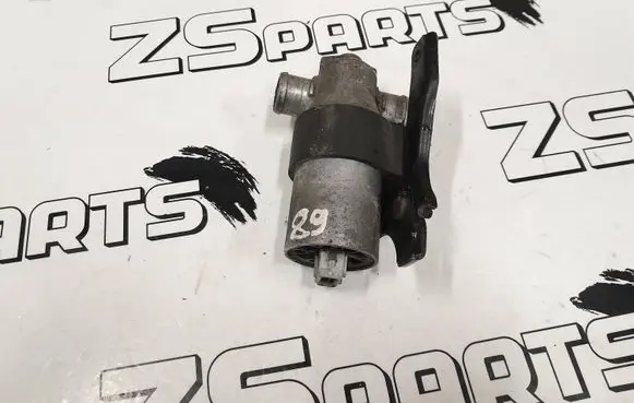 BMW 5 E60 E61 Idle control valve (regulator) 1744713 0280140545