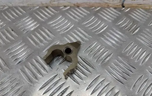BMW 3 G20 G21 Fuel Injector clamp holder 