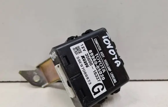 Toyota Avensis T250 Light module LCM 8996005020 59E97086973 3560016337