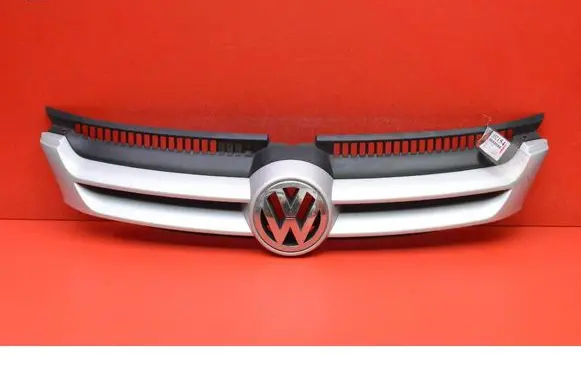 Volkswagen Golf Plus Front grill 5M0853655A
