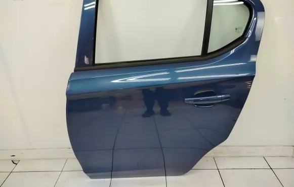 Opel Corsa E Rear door 
