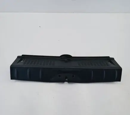 Trunk/boot sill cover protection