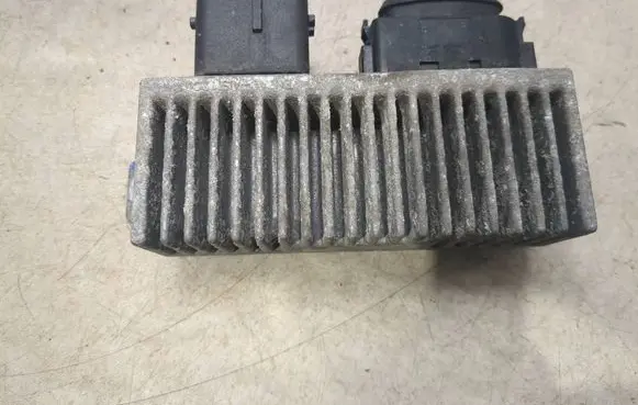 Nissan NV400 Glow plug pre-heat relay 271206395R RCS812