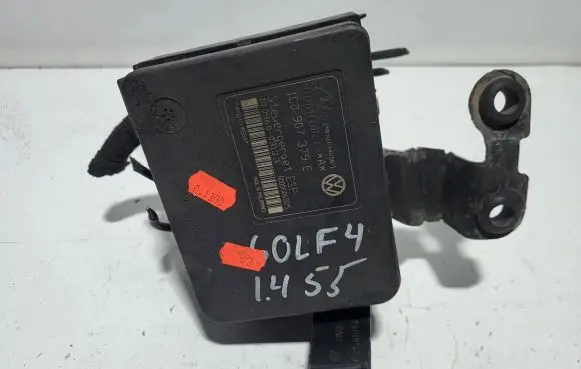Volkswagen Golf IV ABS Pump 1C0907379E WYU114G56