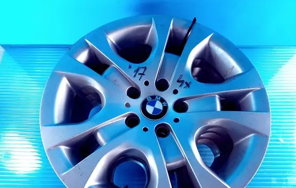 BMW X1 E84 R17 wheel hub/cap/trim 36136783332