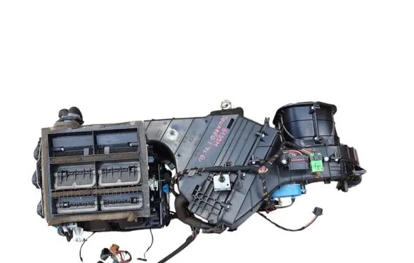 Volkswagen Touareg I Interior heater climate box assembly 7L0820005CJ 7H1819422