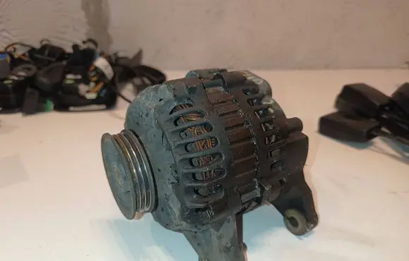 Renault Clio II Generator/alternator 8200065730 A001TA2293 12V70AG318