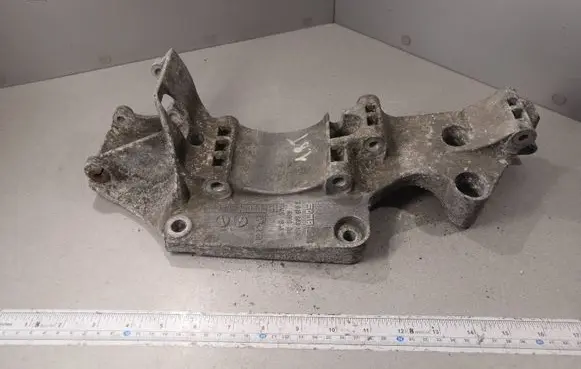 Volkswagen Sharan Engine mounting bracket 045903143C R045903143C