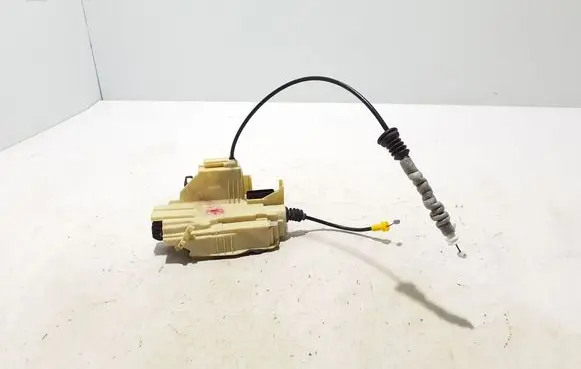 Volvo C40 Rear door lock 32131412