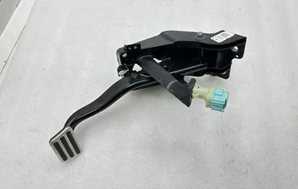 Ford Mustang VI Brake pedal FR3C2D094CD F1826141720 988977550A