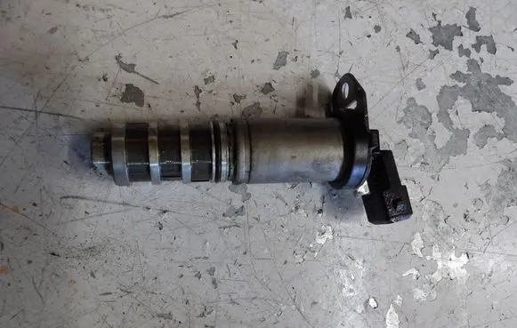 BMW 5 F10 F11 Camshaft vanos timing valve 13151880 8605123