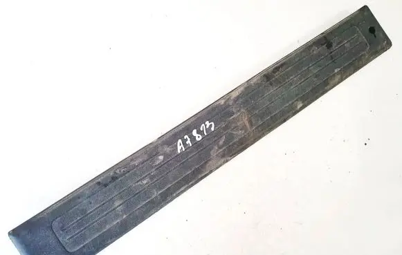 Mercedes-Benz GL X164 Front sill trim cover a1646800335