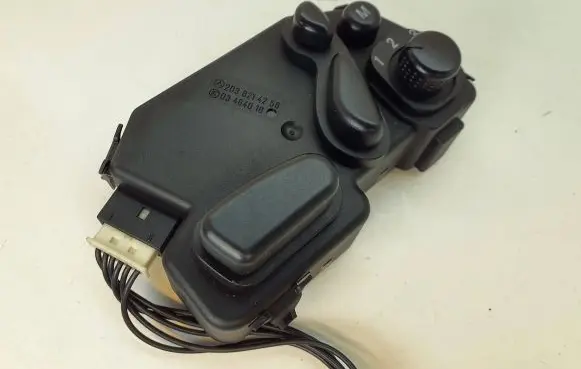 Mercedes-Benz C W203 Seat control switch 2038214258 03464018