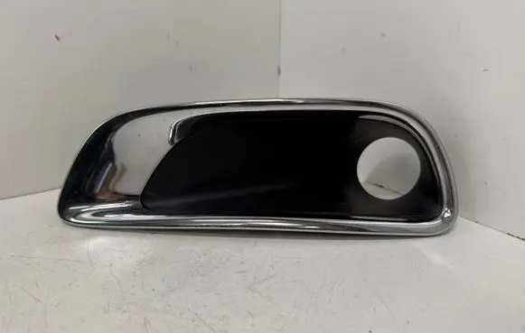 Jeep Grand Cherokee Front fog light trim/grill 68143086AB 68143088AB