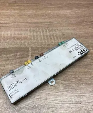 Audi A4 S4 B6 8E 8H Aerial antenna amplifier 8E9035225D
