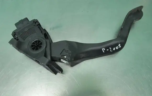 Peugeot 2008 I Accelerator throttle pedal 9671433780 293203 03112014