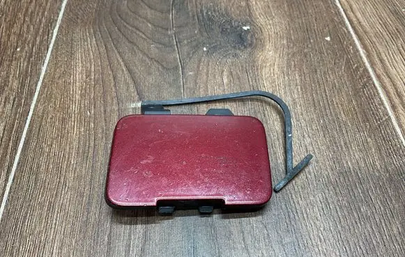Volvo V70 Front tow hook cap/cover 08693734