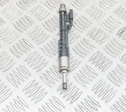 BMW 1 F20 F21 Fuel injector 0261500109 7597870