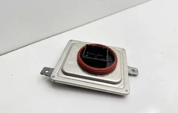BMW 1 F40 LED ballast control module 7933357