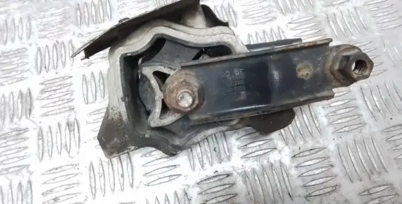Volvo XC60 Engine mount bracket 30748173