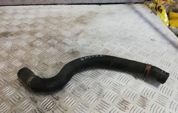 Nissan Qashqai Engine coolant pipe/hose