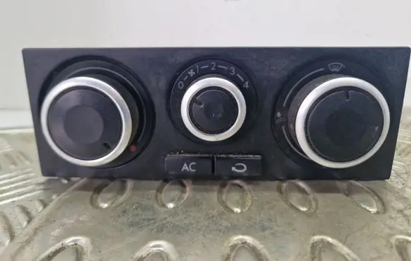 Volkswagen Golf IV Climate control unit 1J0820045F