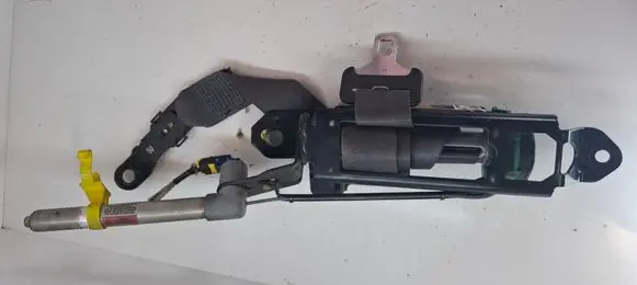 Volvo V70 Front seatbelt 862