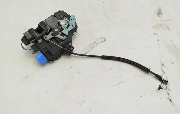 Skoda Roomster (5J) Front door lock 5J1837015A