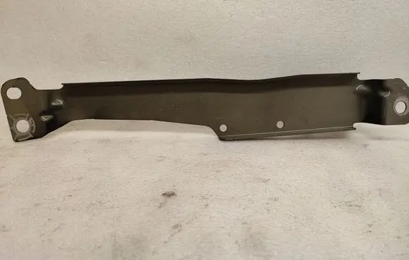Volvo V60 Fender mounting bracket 3148233