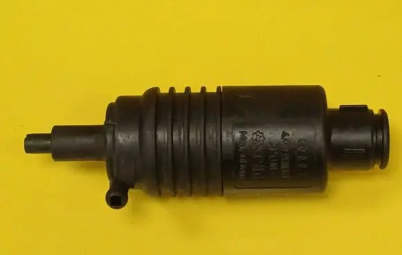 Audi A4 S4 B5 8D Windscreen/windshield washer pump 4A0955651