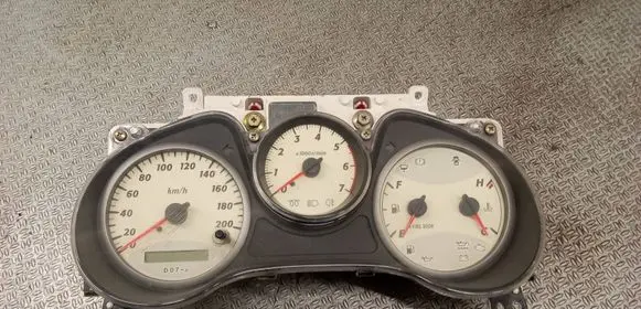 Toyota RAV 4 (XA20) Speedometer (instrument cluster) 838004A090