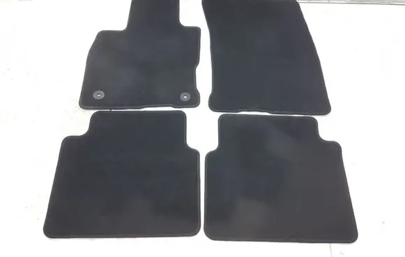 Ford Escape IV Car floor mat set LJ6BS13087 LJ6BS13087AAW LJ6BS13086