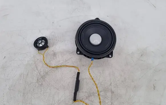 BMW 1 F20 F21 Front door speaker 9364956 8927023701A 61928910