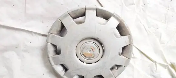 Volkswagen Golf IV R14 wheel hub/cap/trim 1j0601147l