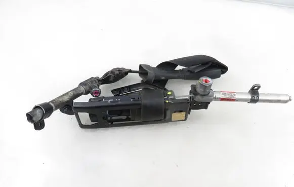 Volvo V50 Front seatbelt 