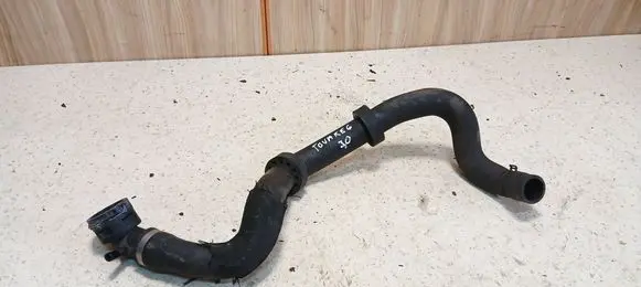 Volkswagen Touareg I Engine coolant pipe/hose 7L6122101L