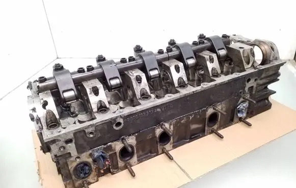 Volkswagen Phaeton Engine head 070103373A 07Z103341A