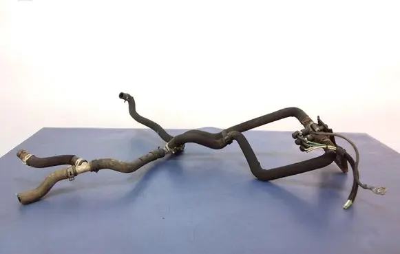 Nissan Note (E11) Engine coolant pipe/hose