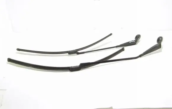 Citroen C4 I Picasso Front wiper blade arm 9676367780