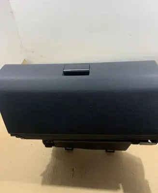 Glove box