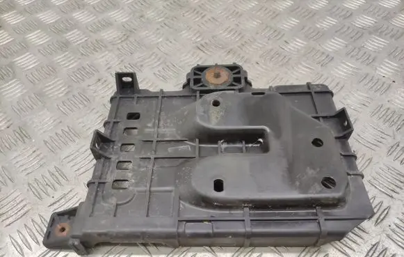 Battery tray