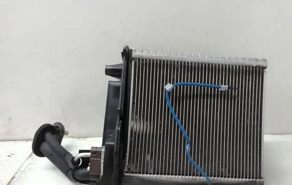 Toyota Corolla Verso E121 Air conditioning (A/C) radiator (interior) 12H12A1282