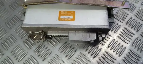 Audi 80 90 S2 B4 ABS control unit/module 0265100037 443907379c