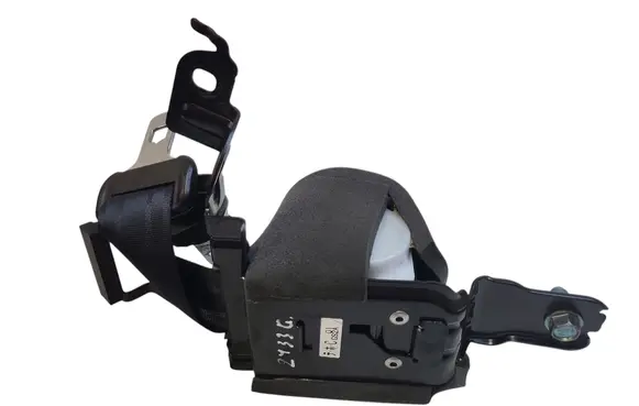 Middle seatbelt (rear)