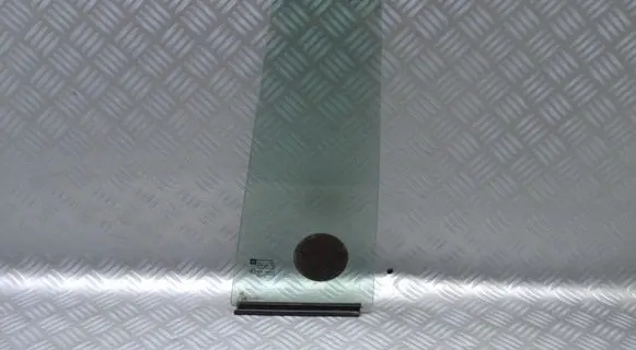 Opel Zafira B Rear door window glass