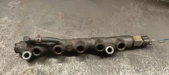 Toyota Corolla E120 E130 Fuel main line pipe 89458