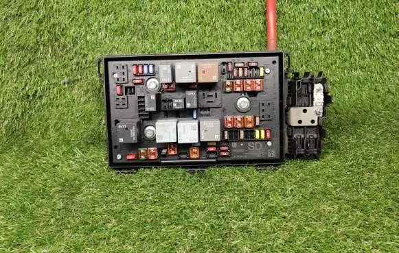 Opel Astra J Power management control unit 13343982 13343982SD