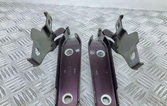 Volkswagen PASSAT B8 Engine bonnet/hood hinges 3G0823301 3G0823302