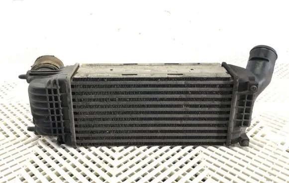 Citroen C5 Intercooler radiator 9657073480